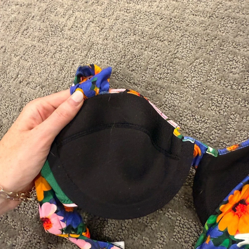 M WeWoreWhat Bikini - Picture 9 of 11